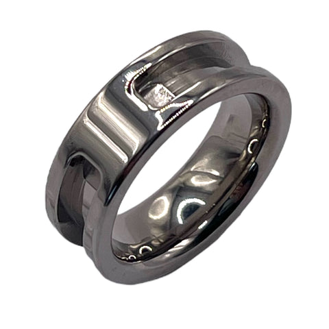 Horse hair inlay channel titanium ring core
